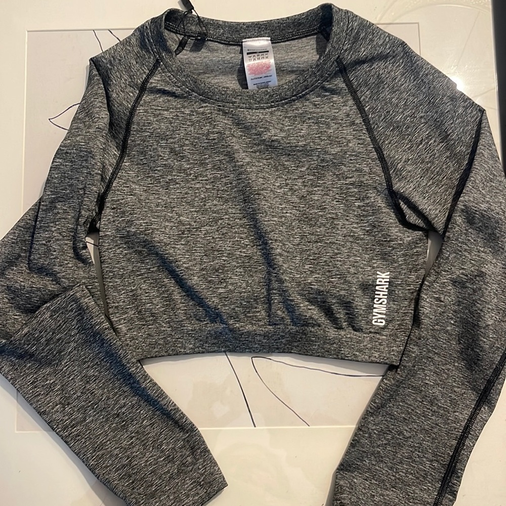 Gym shark grey scrunch back, like new